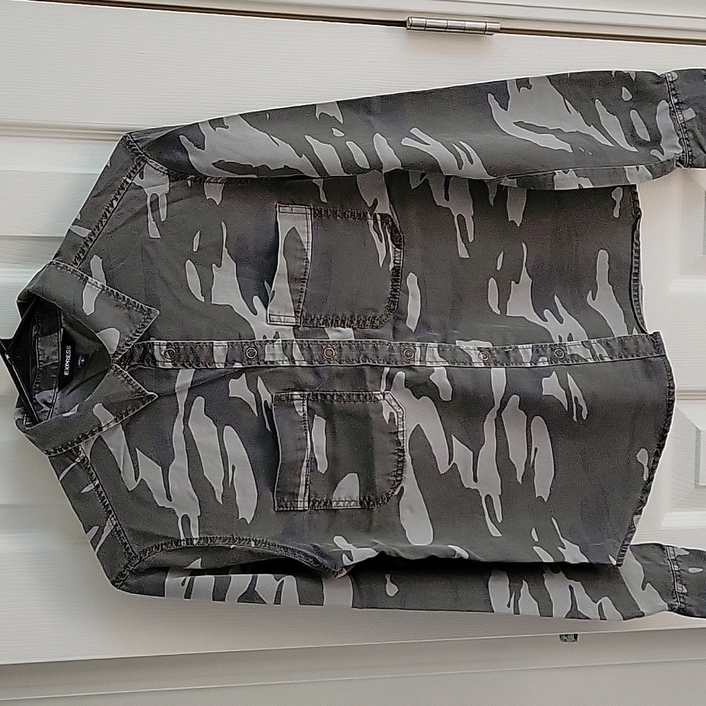 Express Snap Button Comoflouge Top